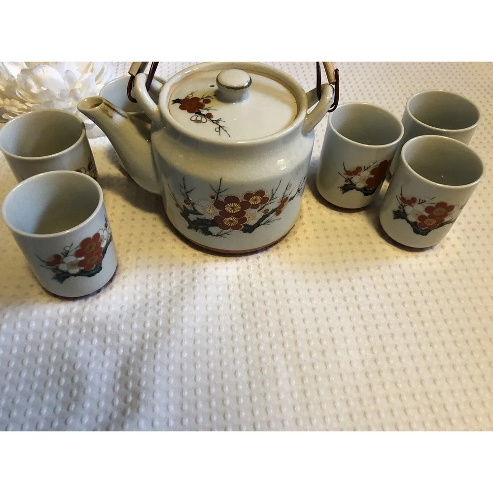 Japanese Kettle and Tea Cups - Sake - floral Ceramic - Japan -
